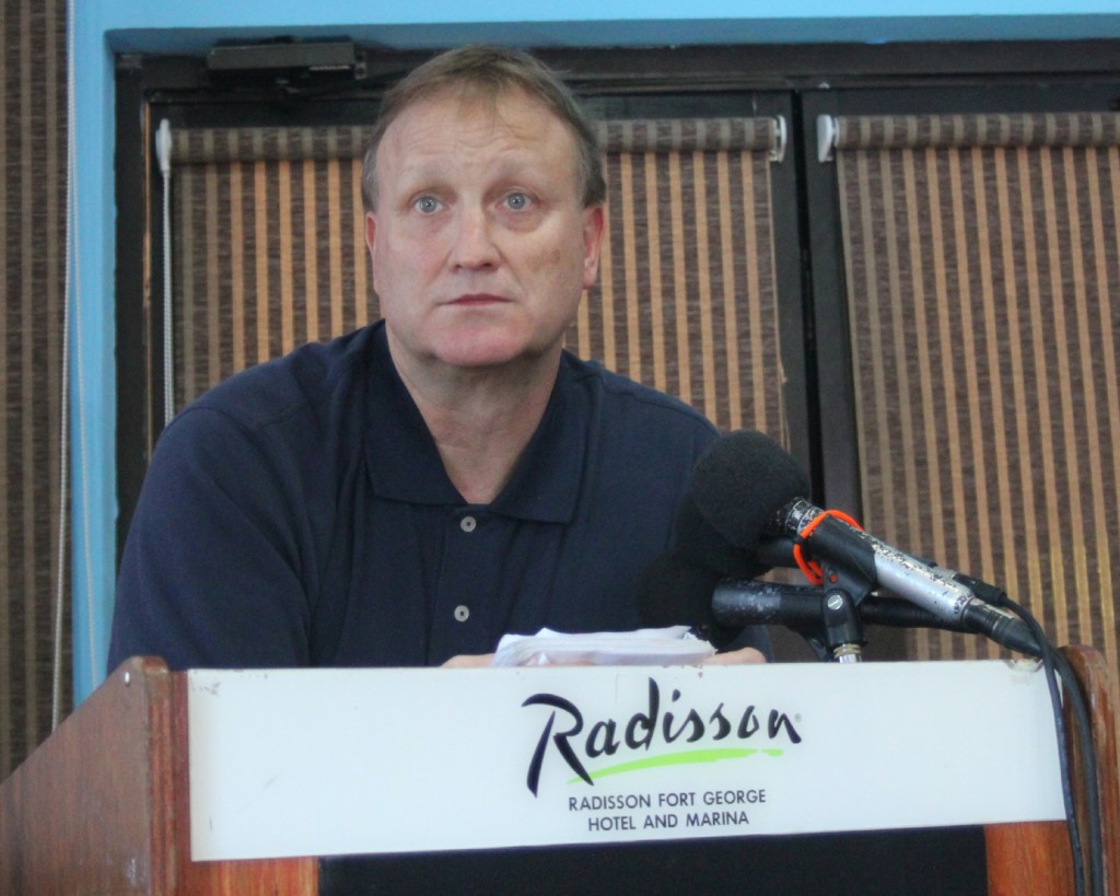 16 Puerto Azul - John Mills