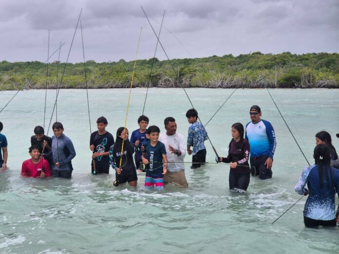 Omar Arceo expands youth fly-fishing program to Sarteneja (4)